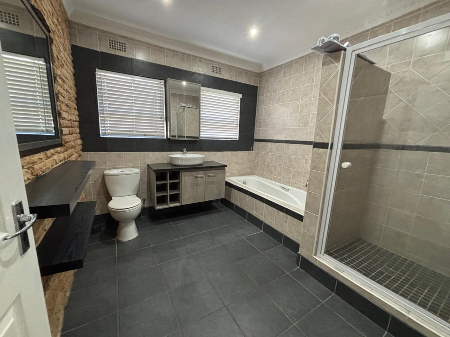 To Let 3 Bedroom Property for Rent in Silver Oaks Western Cape